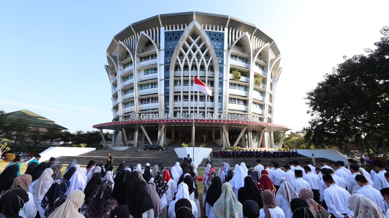 Upacara Peringatan HUT RI ke 77 UMS, Bangkitkan Semangat Juang Umat